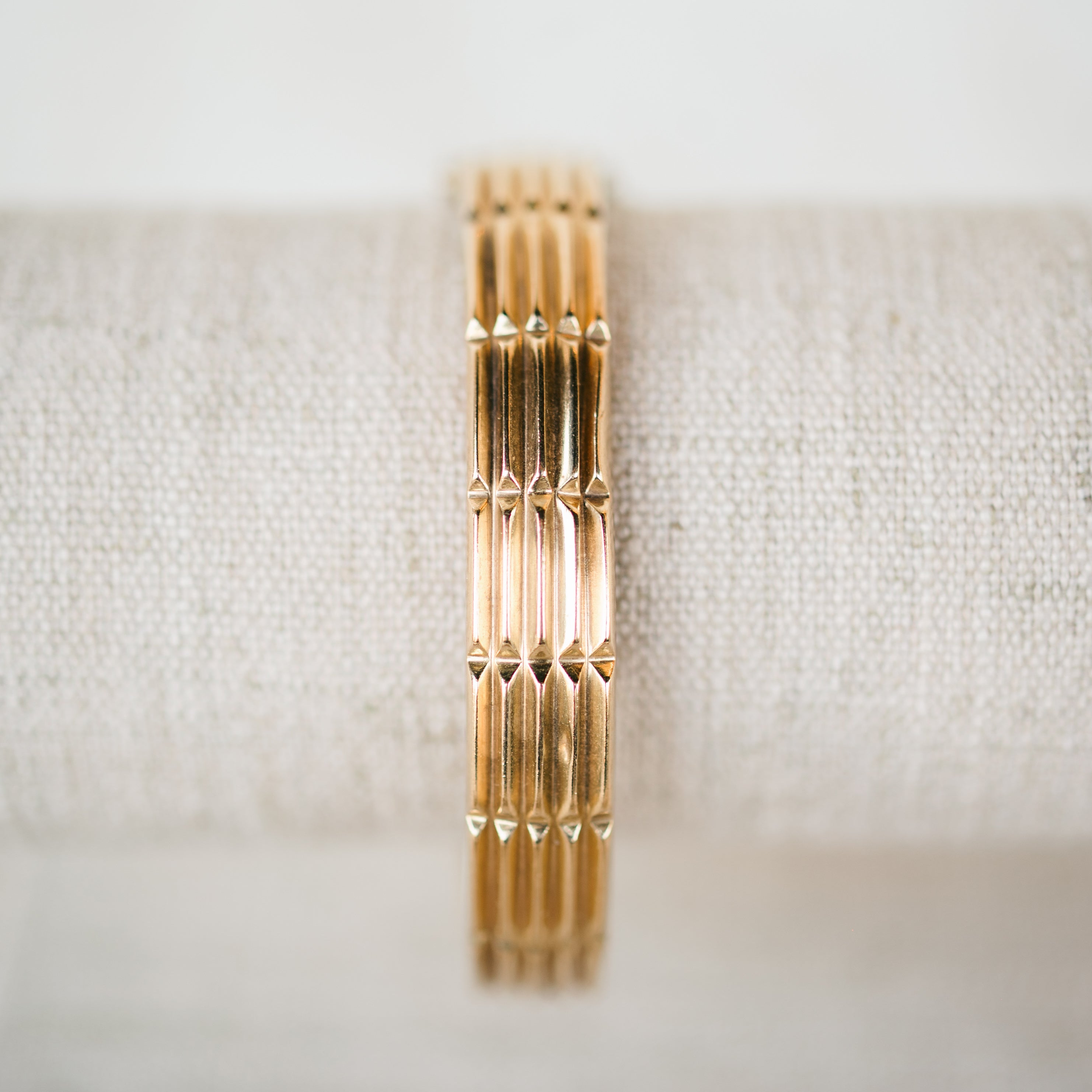 Ribbed 14k Gold Bangle