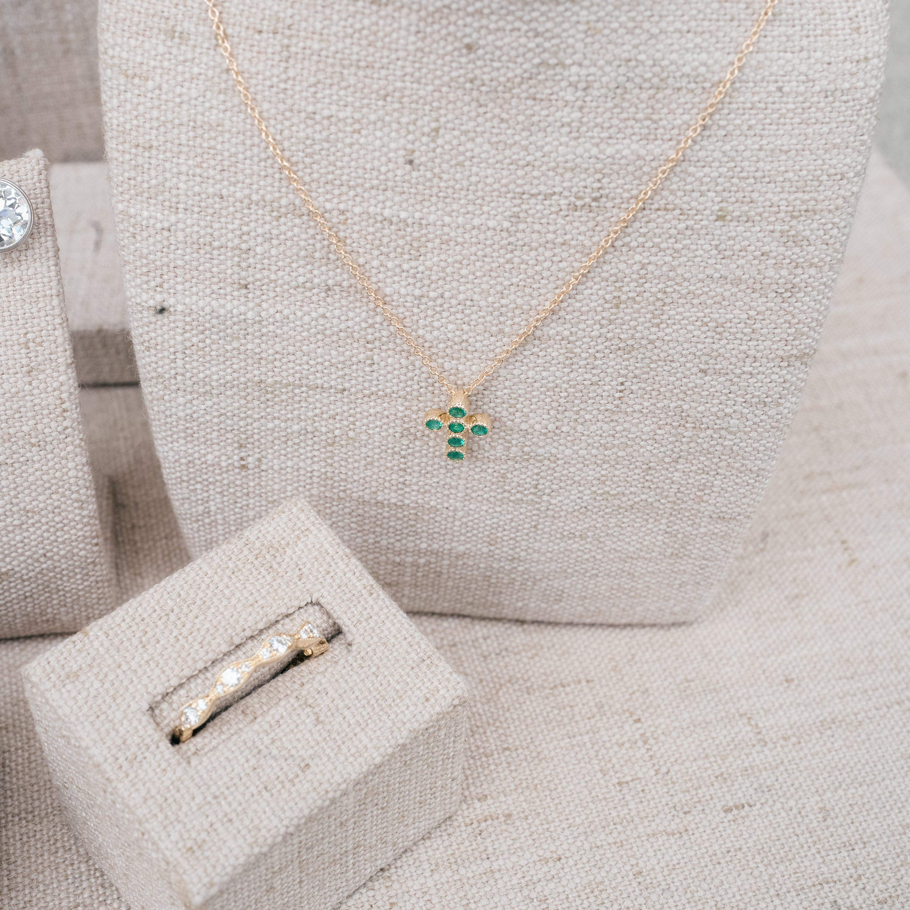 Emerald bezel cross