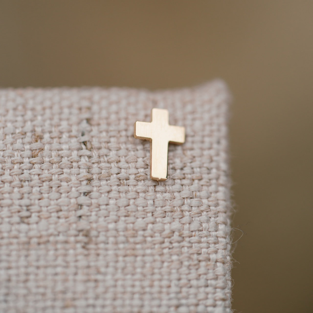 14k yellow gold cross earrings