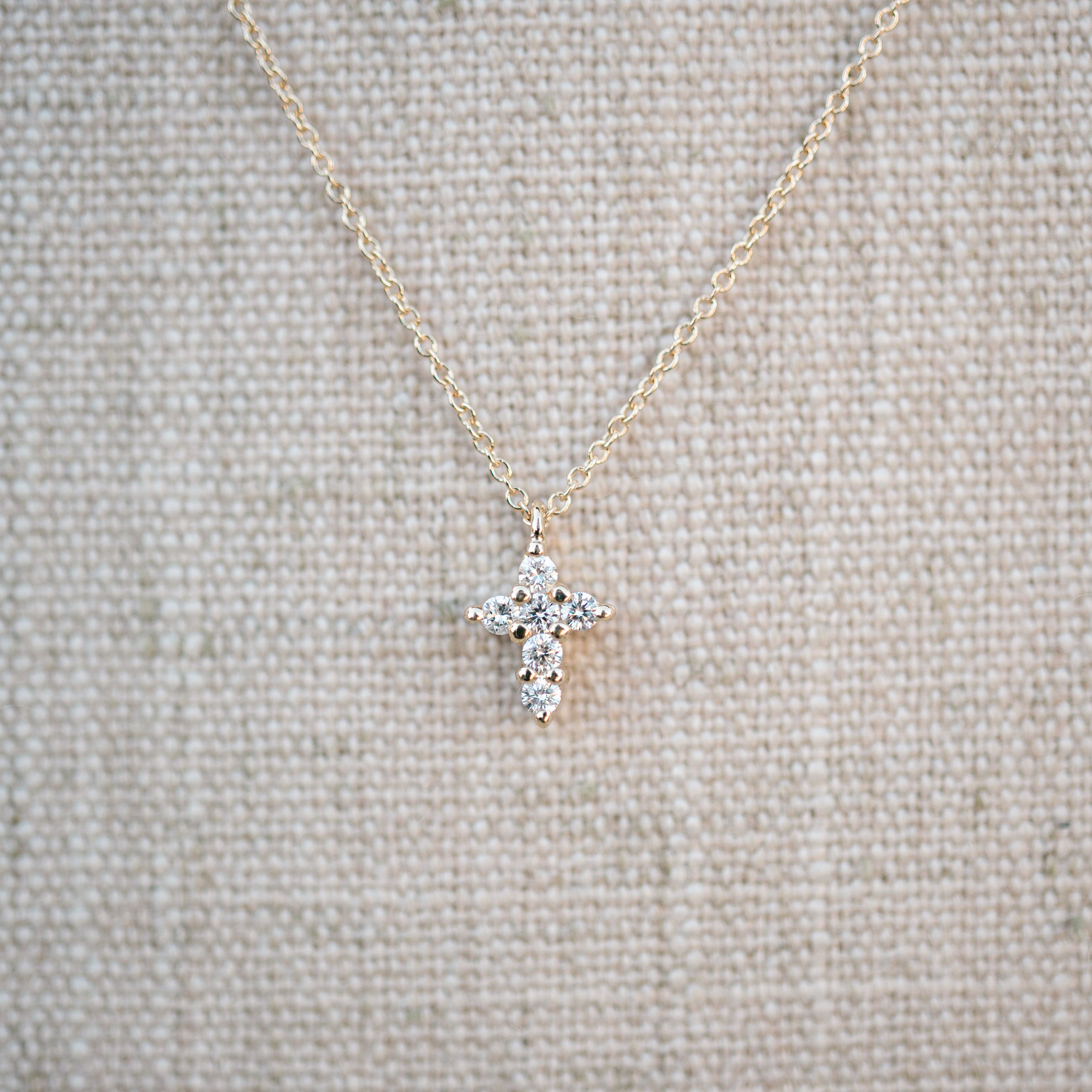 Julie necklace, yellow gold