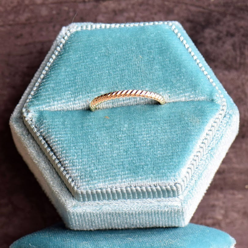 Twisted Rope Eternity Band