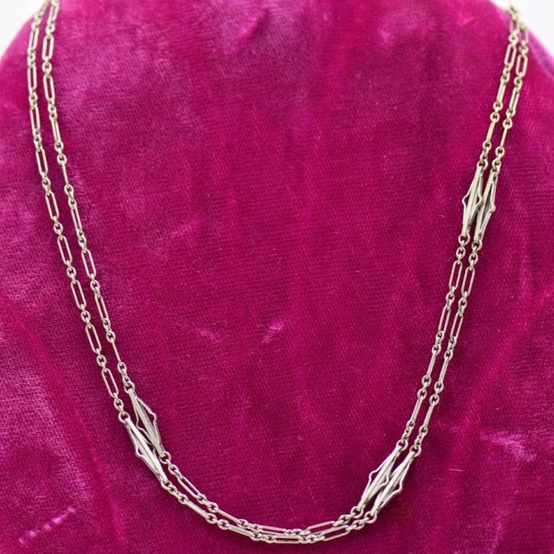 Art Deco chain