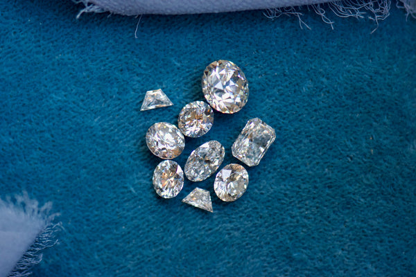 How to Choose a Diamond: Understanding Diamond Quality and the 4 C's