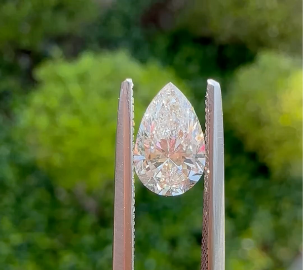 Unveiling the Sparkle: Natural vs. Lab-Grown Diamonds