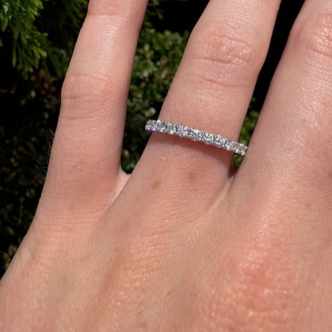 Diamond fish tail setting eternity band
