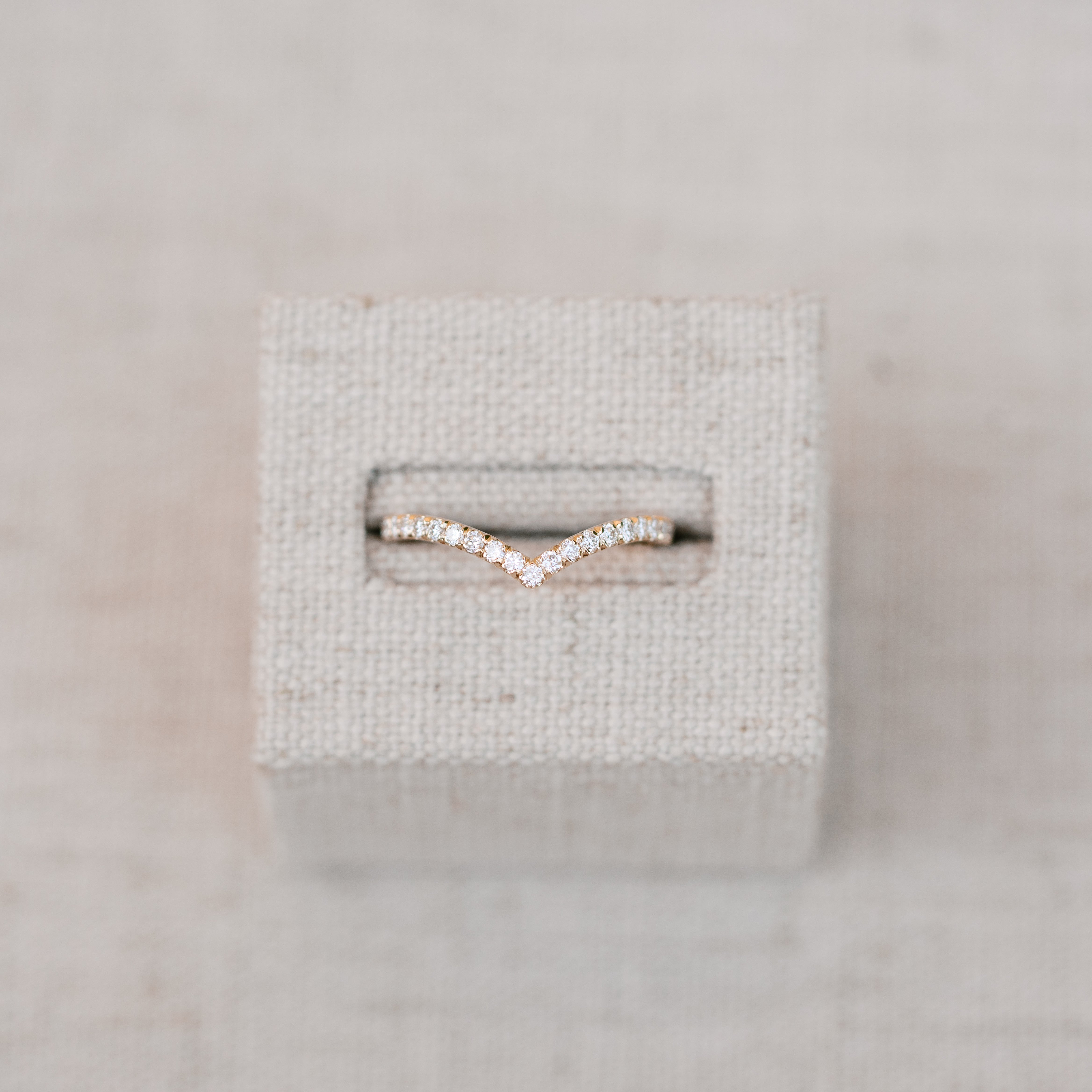 diamond contour band