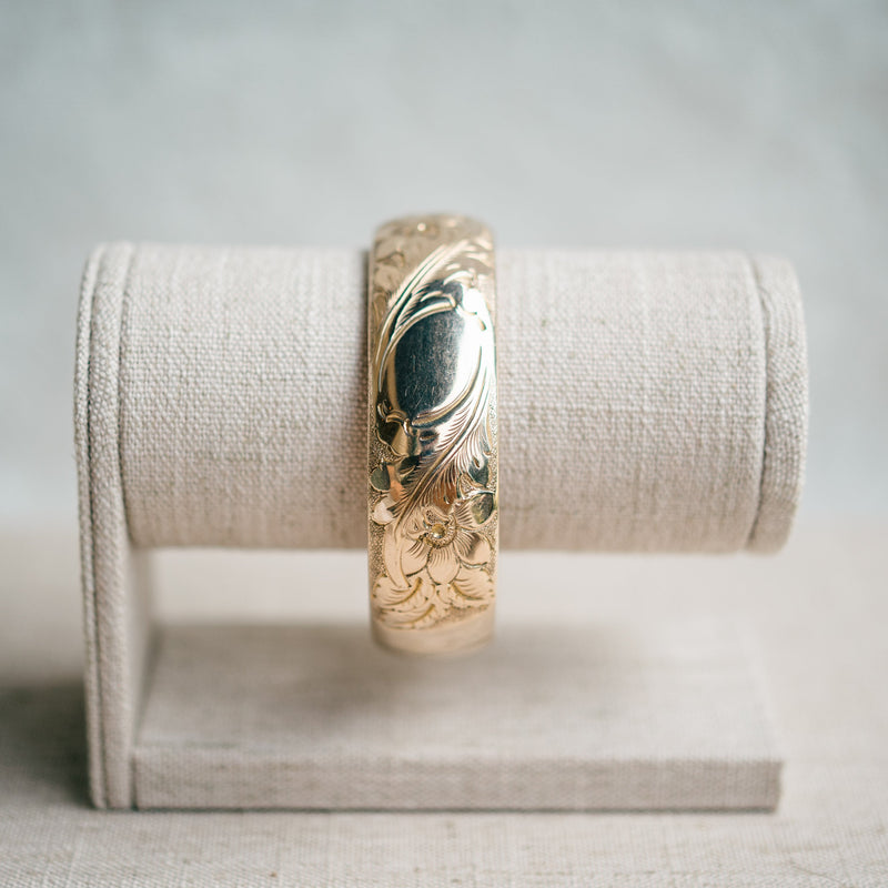 Victorian gold filled 19.4mm bangle with engraving