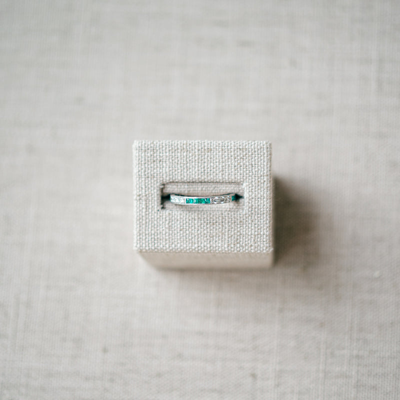 14k white gold diamond and emerald band