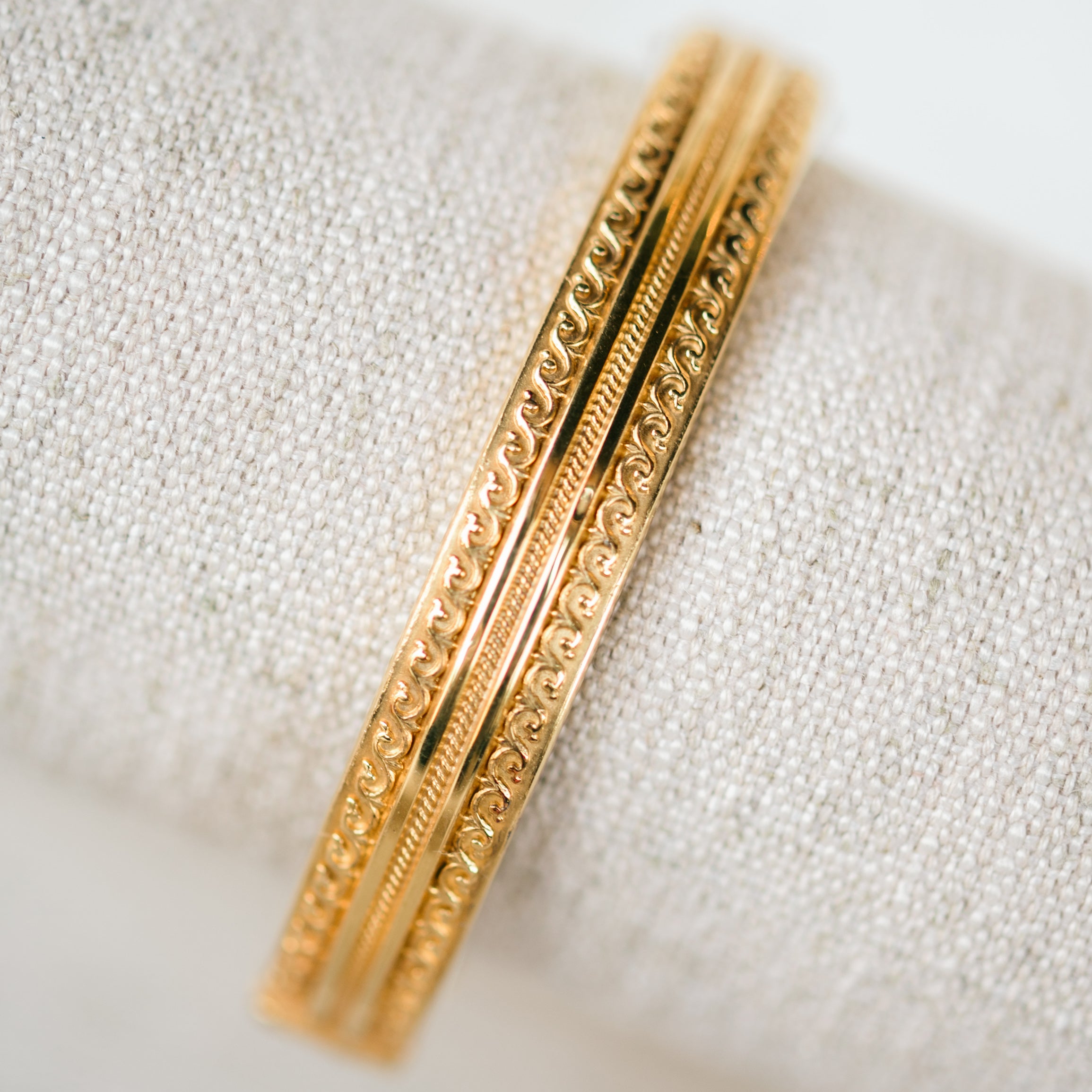 14K Yellow gold  Oval Bangle