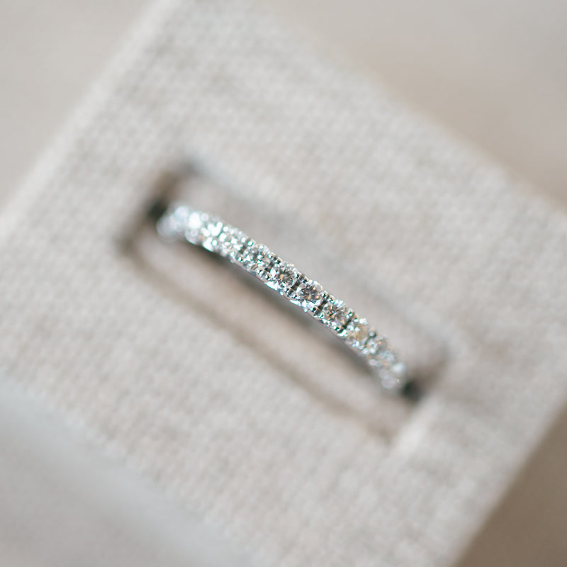 Diamond fish tail setting eternity band