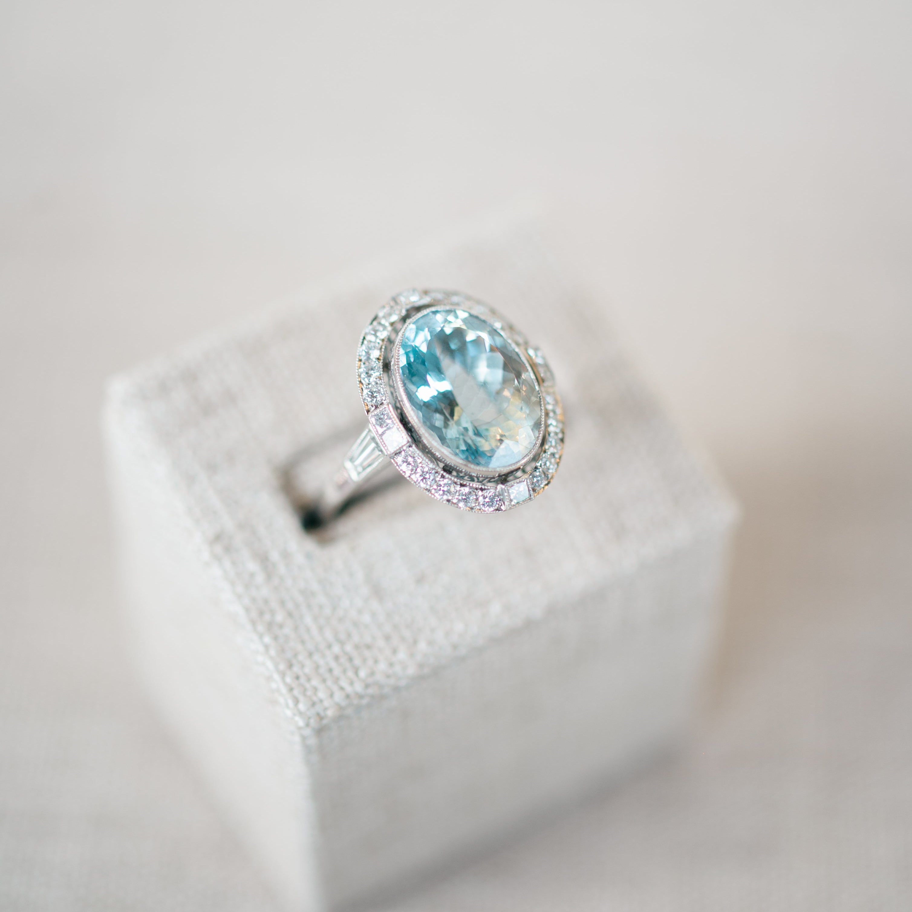 aquamarine and diamond platinum ring