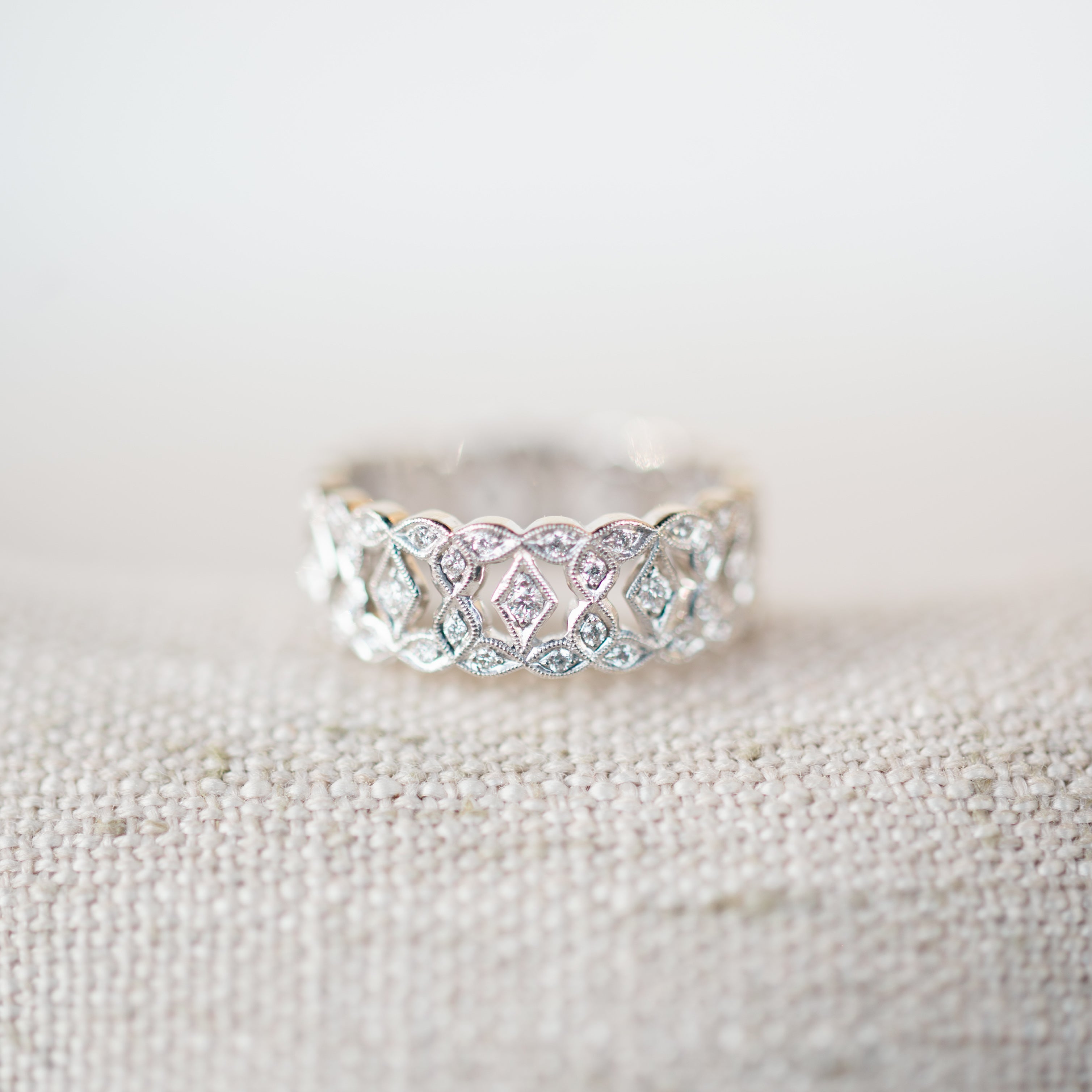 Diamond Scalloped Band