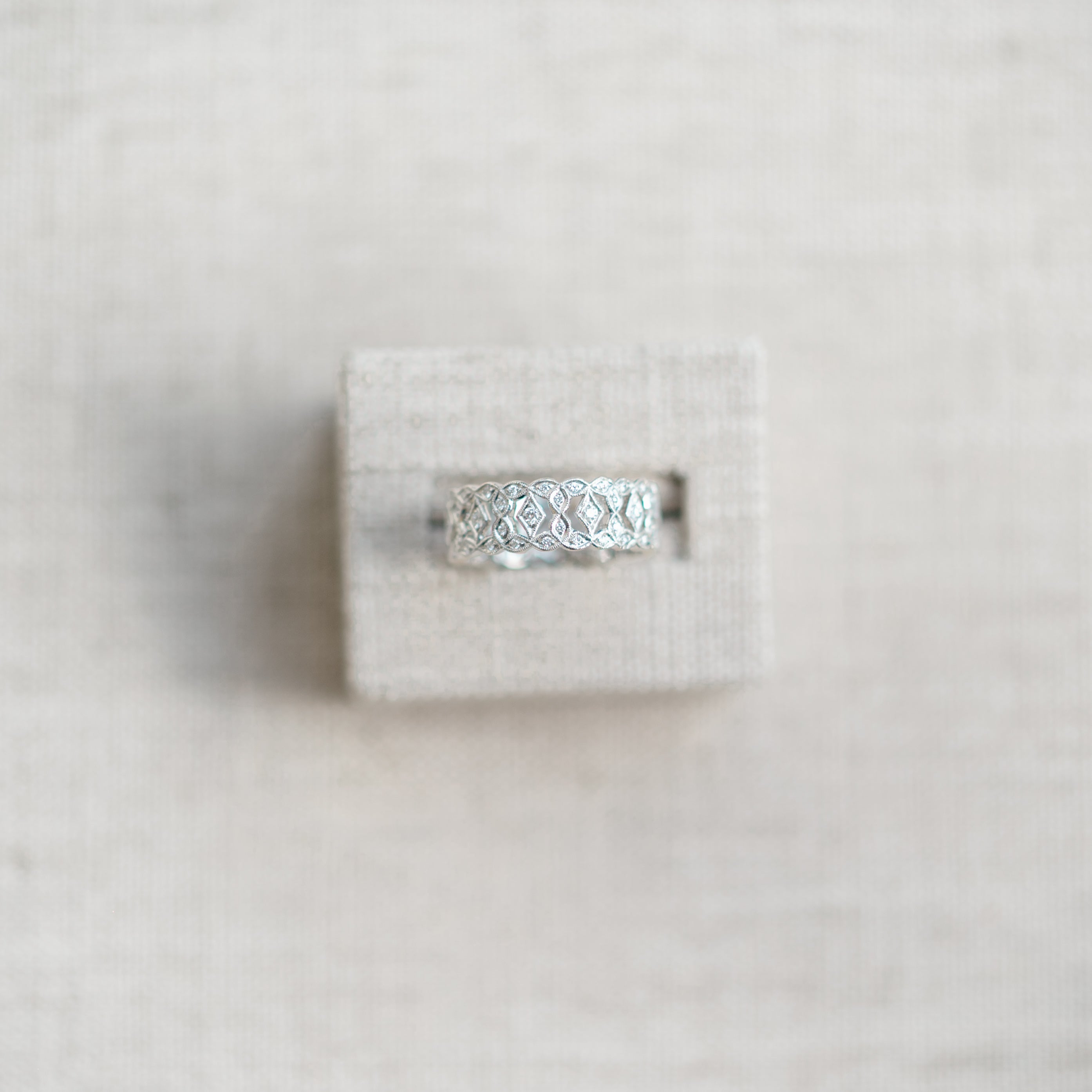 Diamond Scalloped Band