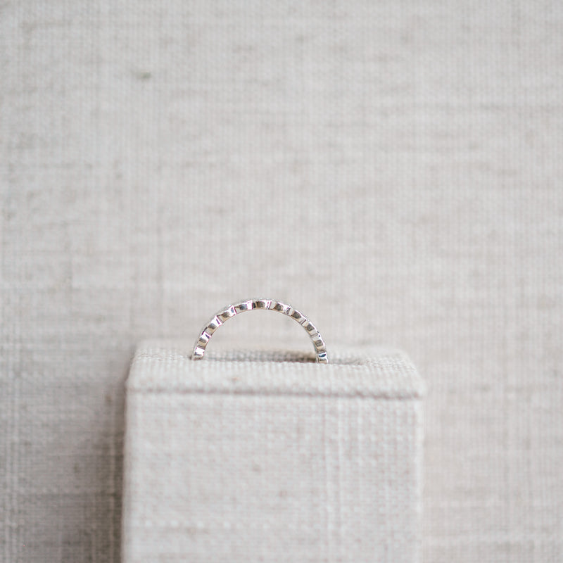 Diamond Scalloped Band