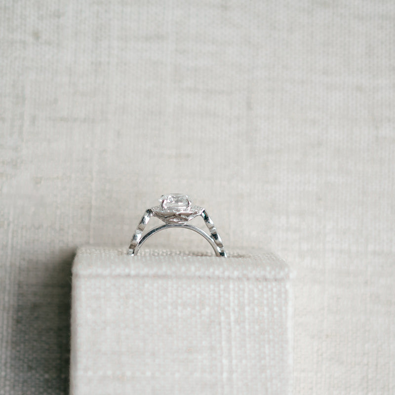 White Gold Vintage Inspired Diamond Halo Round Semi Mount