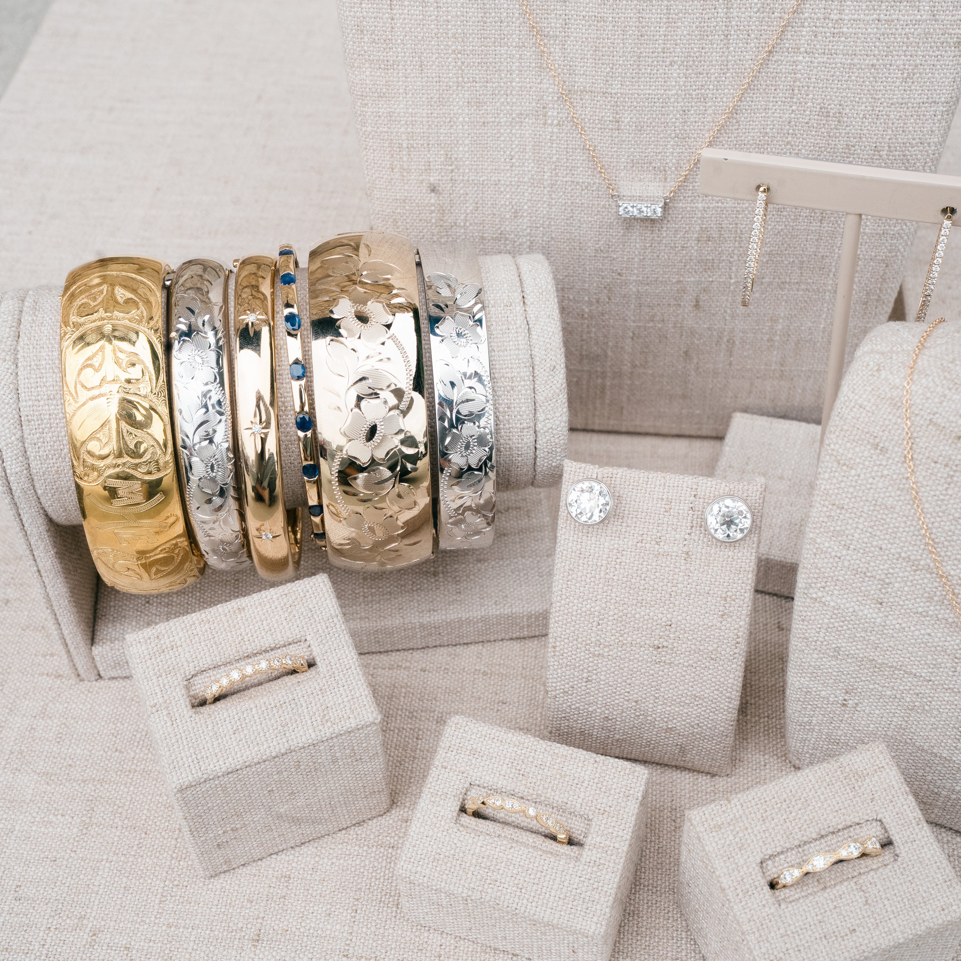 Sapphire station bangle
