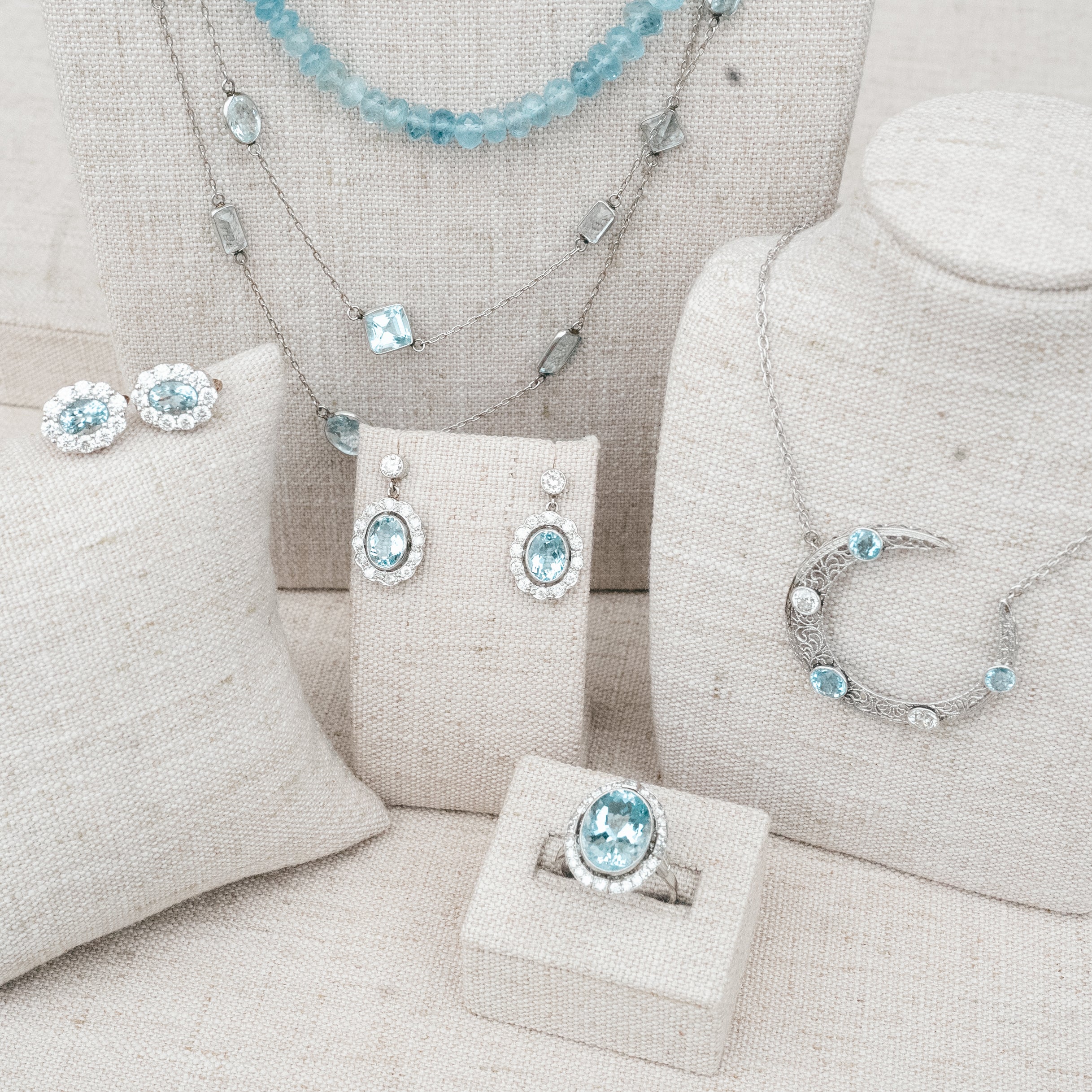 aquamarine and diamond platinum ring