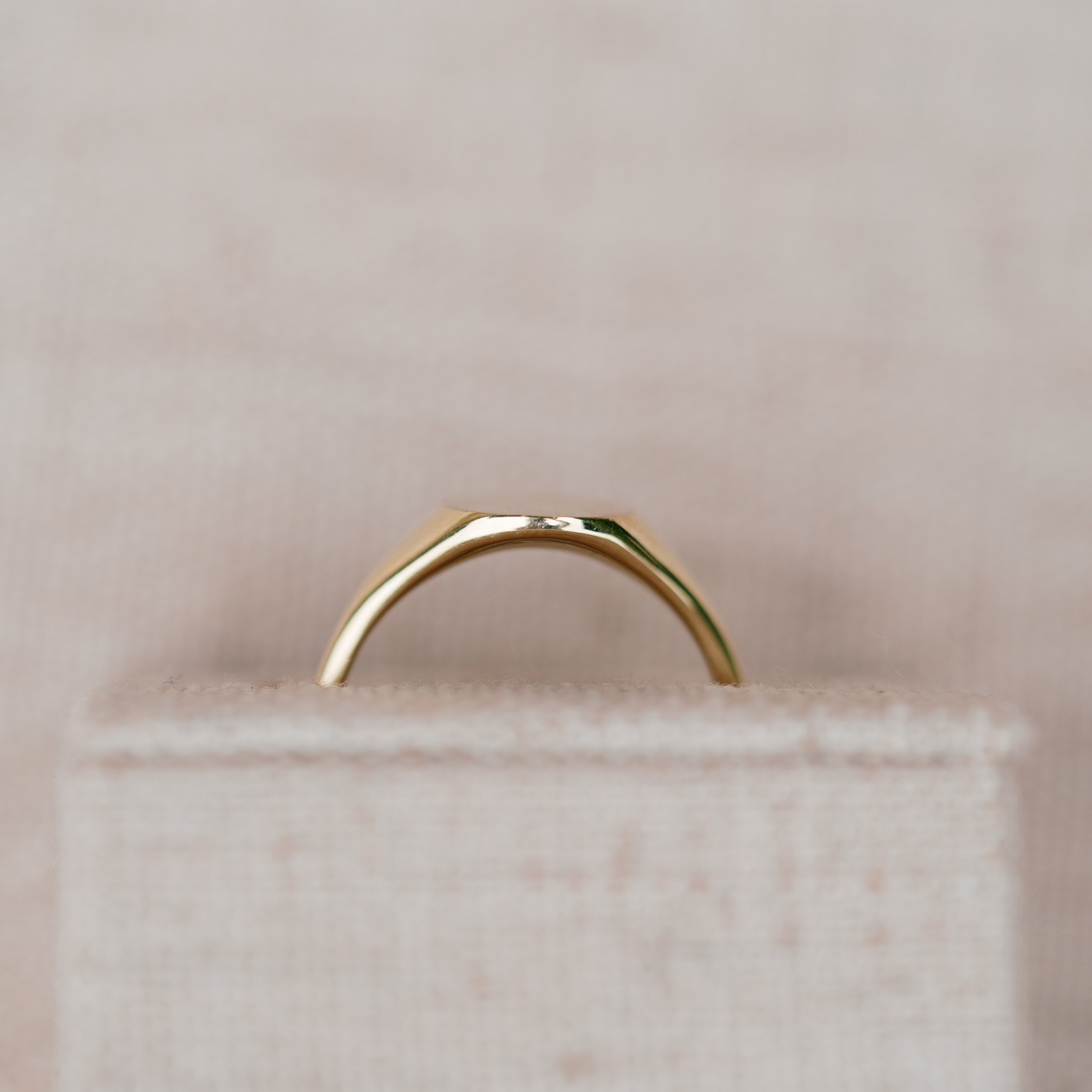oval signet ring