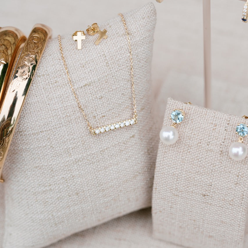 14k yellow gold diamond french set bar necklace
