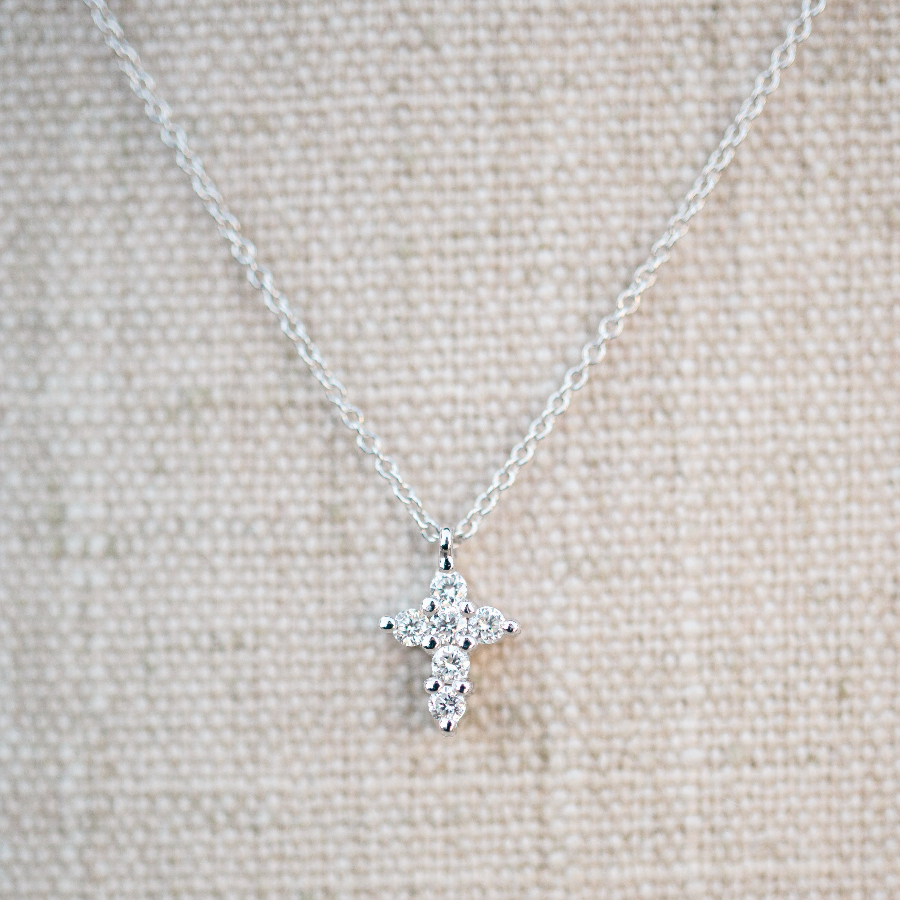 Julie necklace, white gold