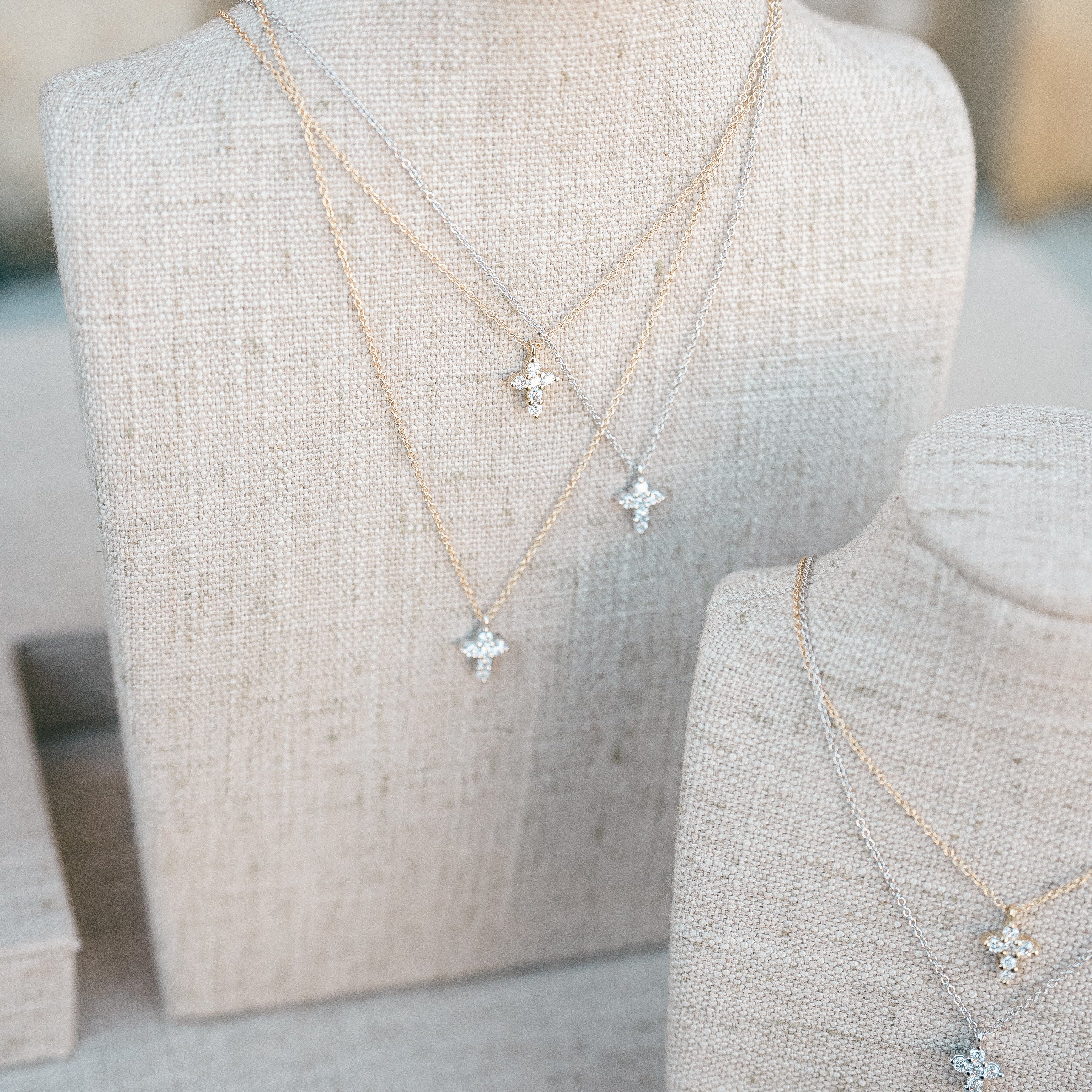 Julie necklace, white gold