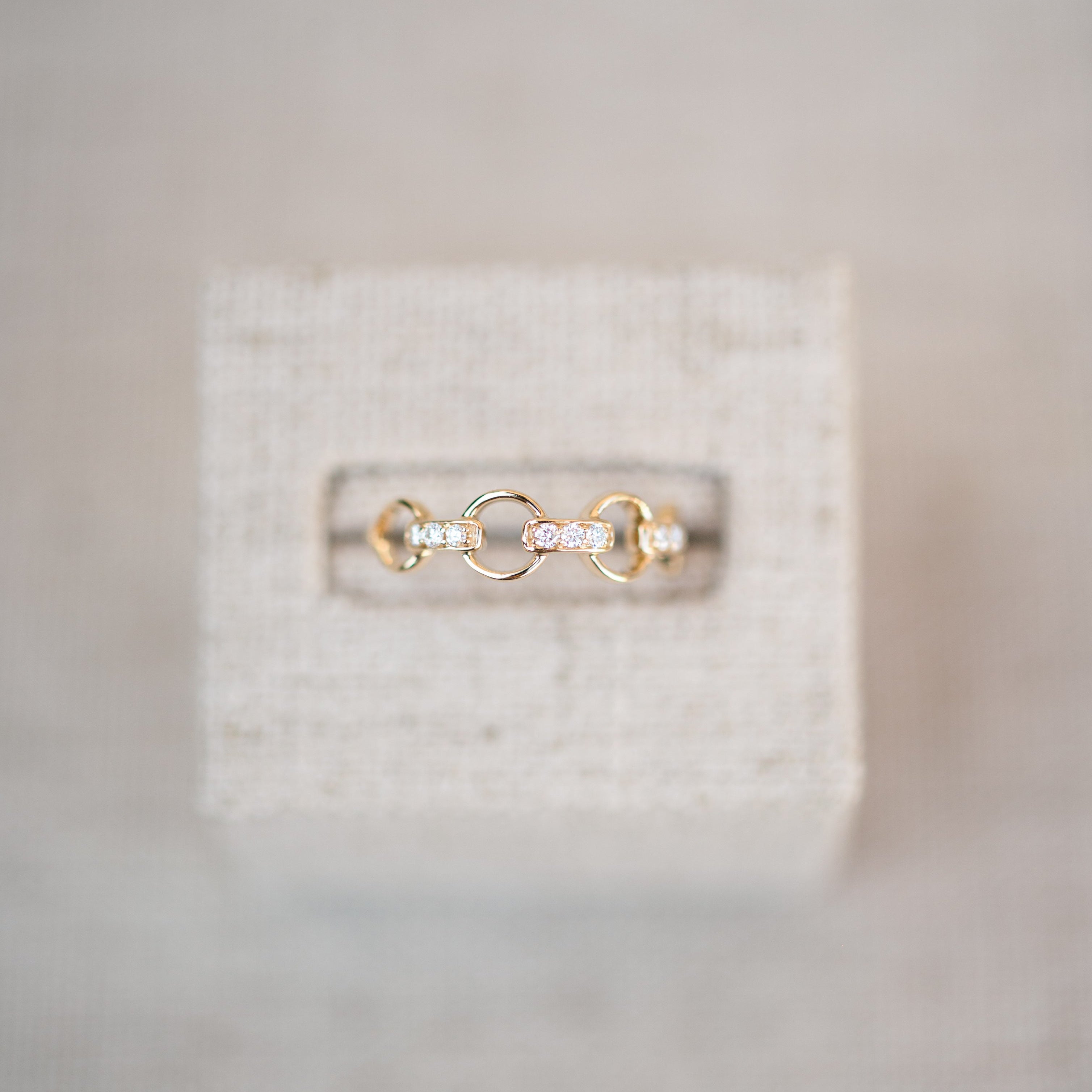 Yellow gold and diamond link band