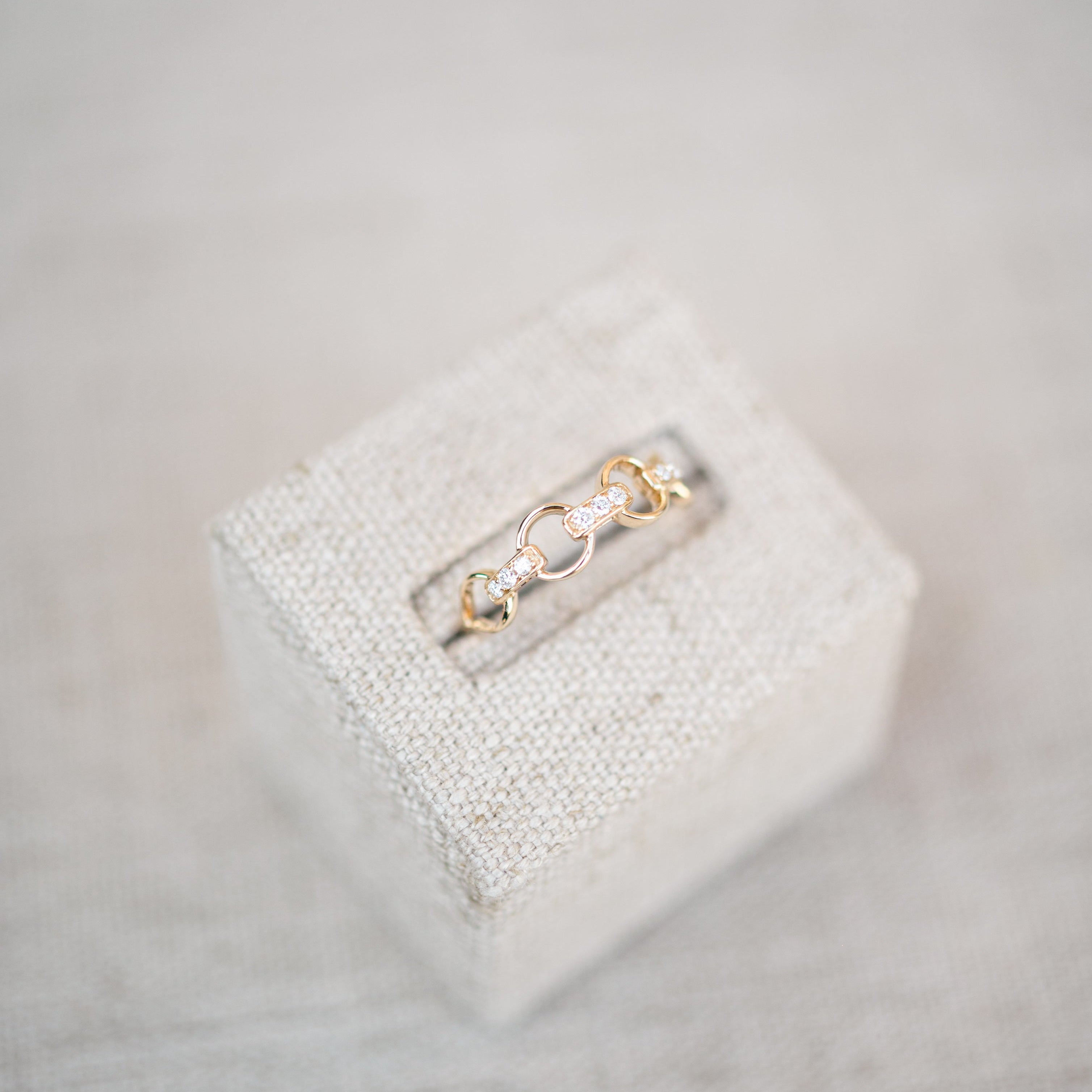 Yellow gold and diamond link band