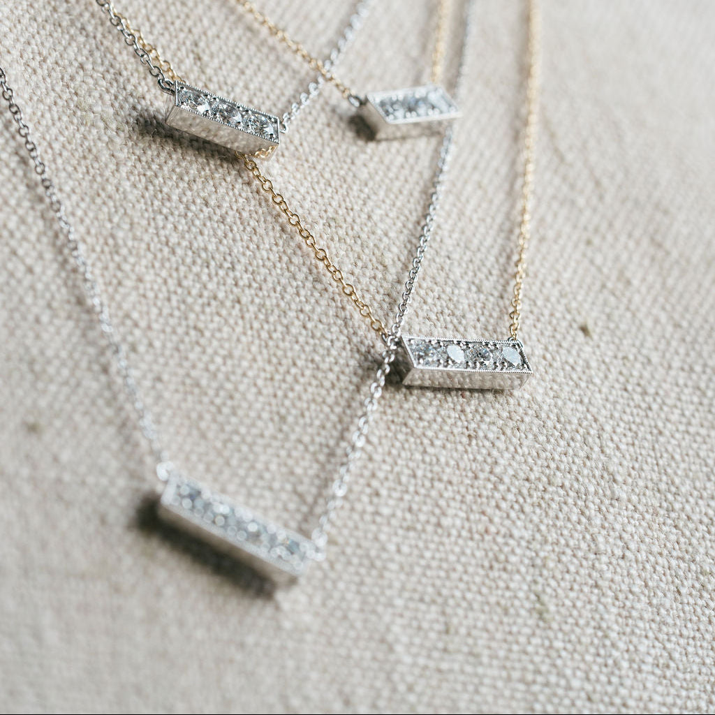 Stella necklace, yellow gold