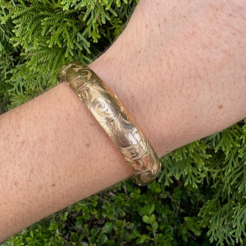 Victorian 11.8mm gold filled bangle with engraving