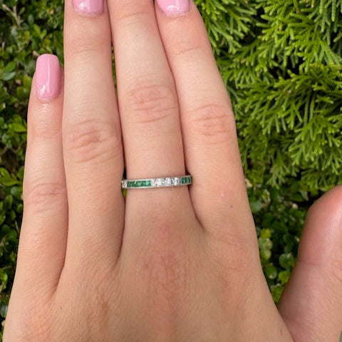 14k white gold diamond and emerald band