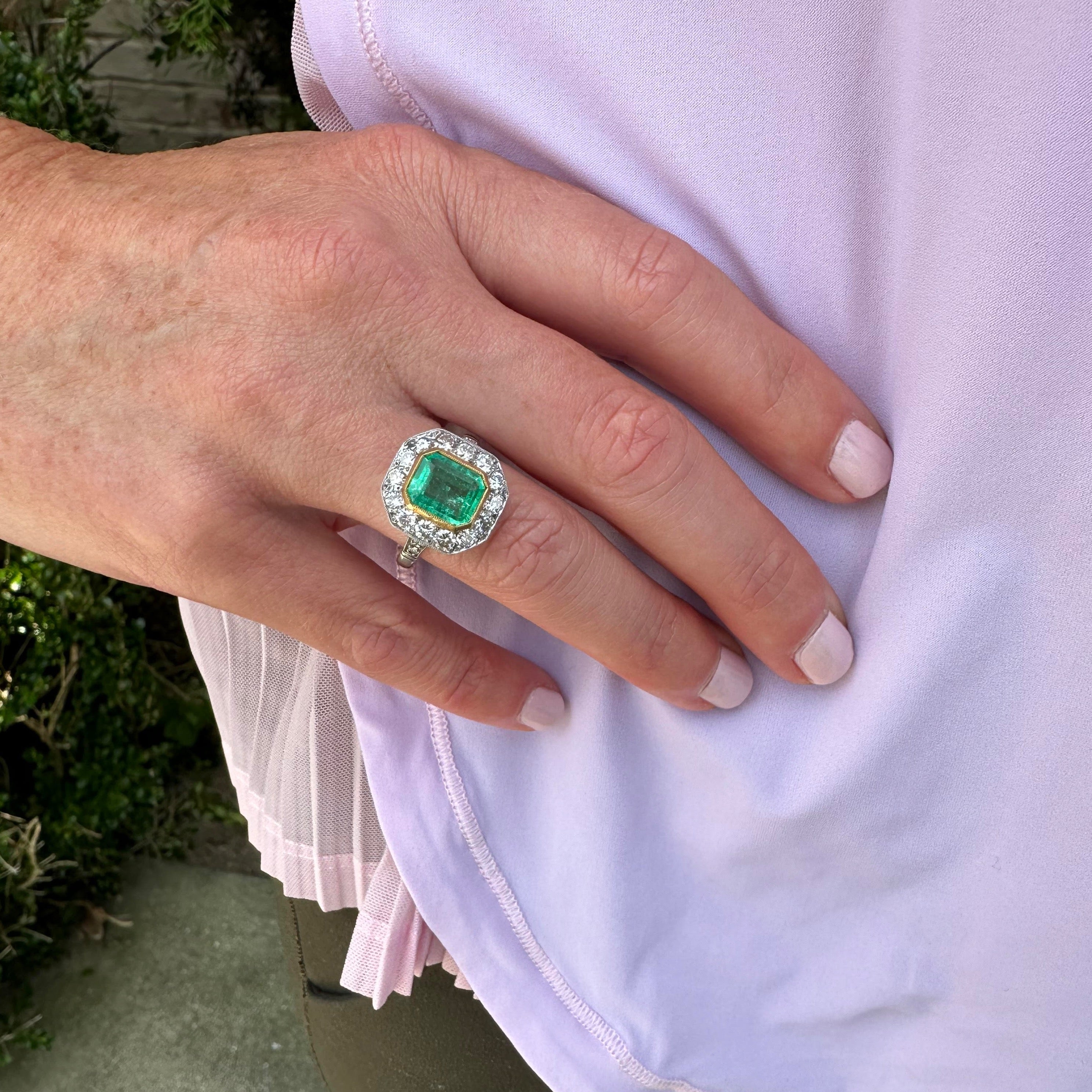 emerald and diamond ring