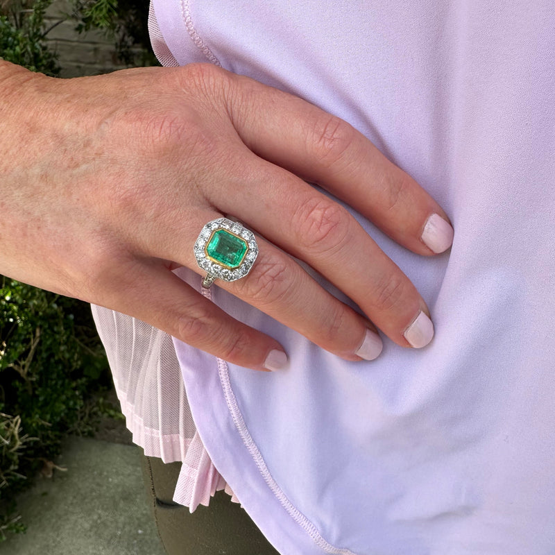 emerald and diamond ring