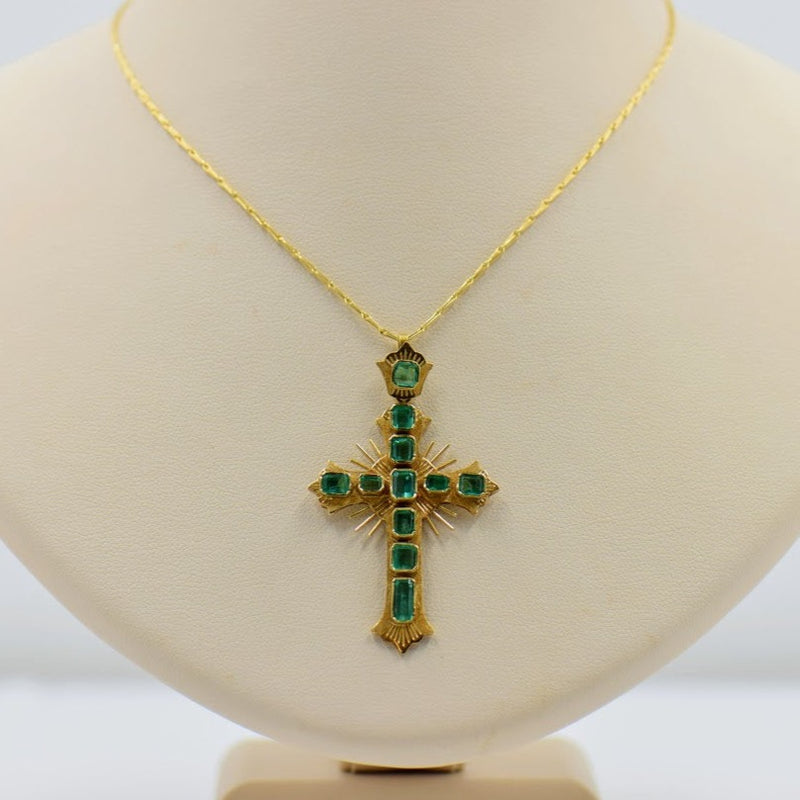 Columbian Emerald Cross