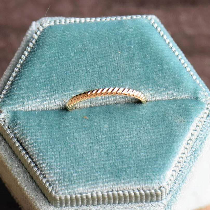 Twisted Rope Eternity Band