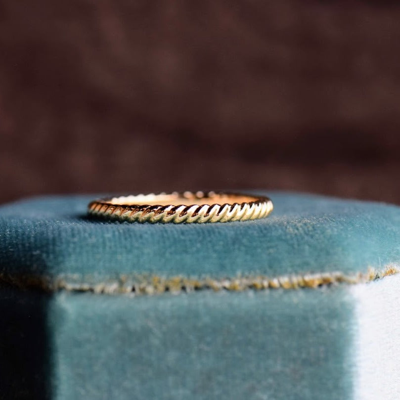 Twisted Rope Eternity Band