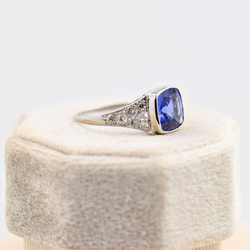 Tanzanite and Diamond Ring