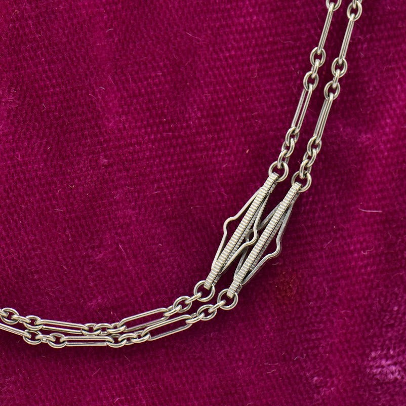 Art Deco chain