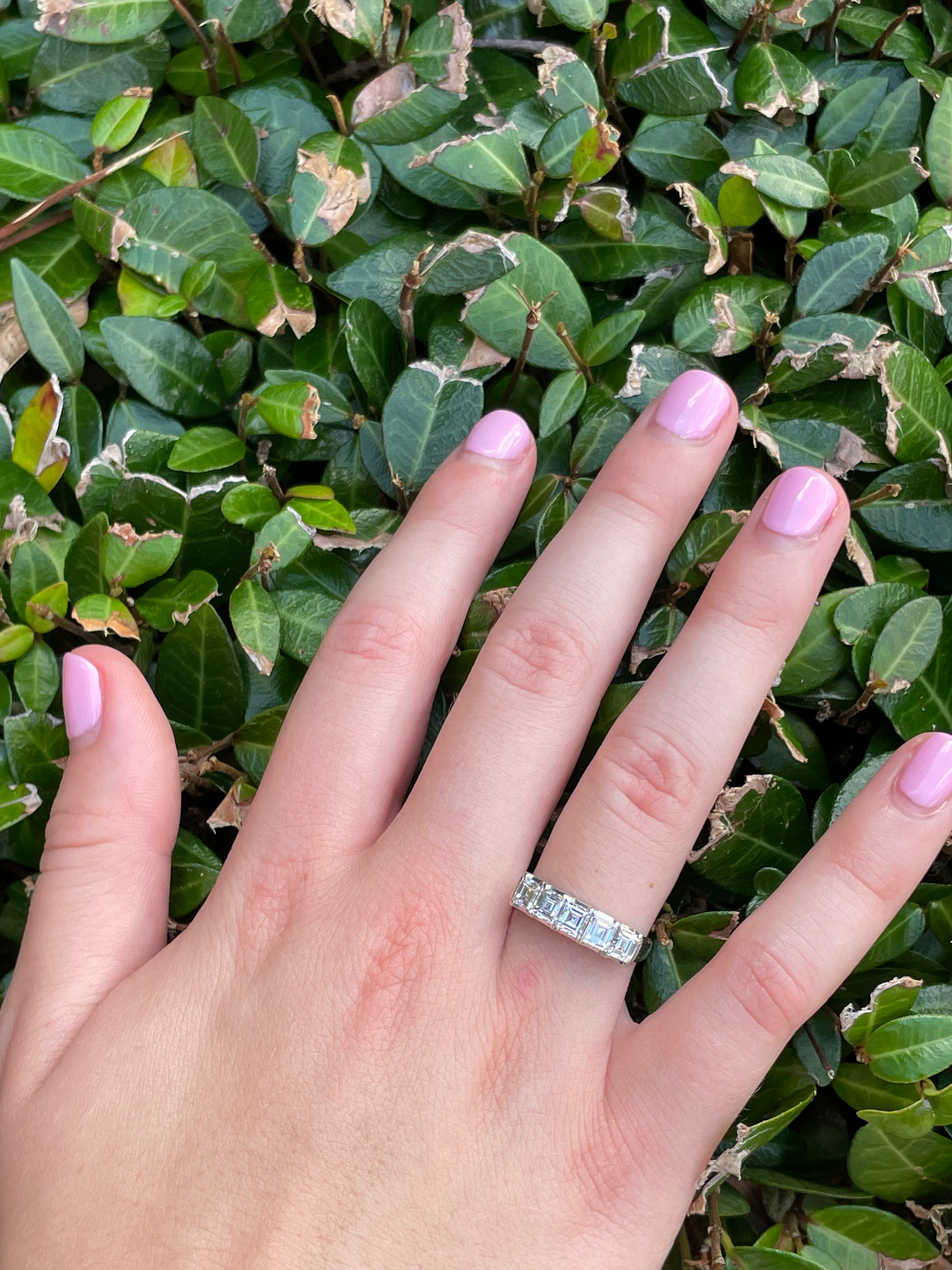 Carré Cut Diamond Band